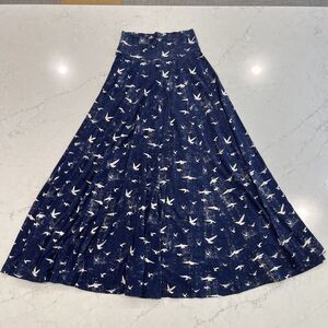 Effie’s Heart M Long Skirt Birds In Flight Blue Cream Maxi Swing Elastic Waist